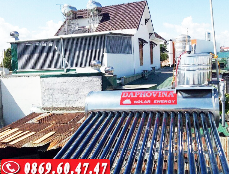 11 Máy nước nóng năng lượng mặt trời